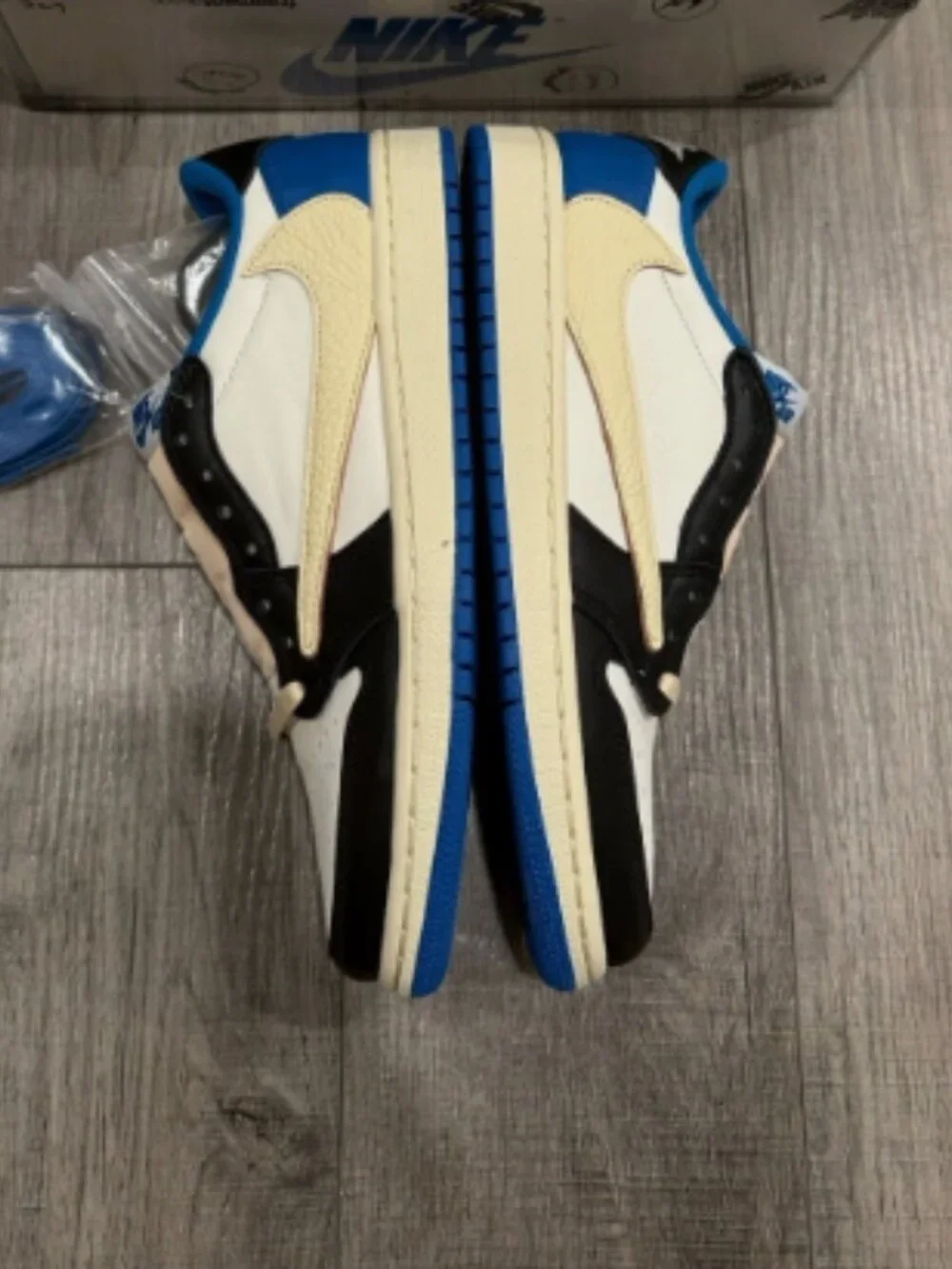 Nike Air Jordan 1 Retro Low Og SP Fragment Travis Scott